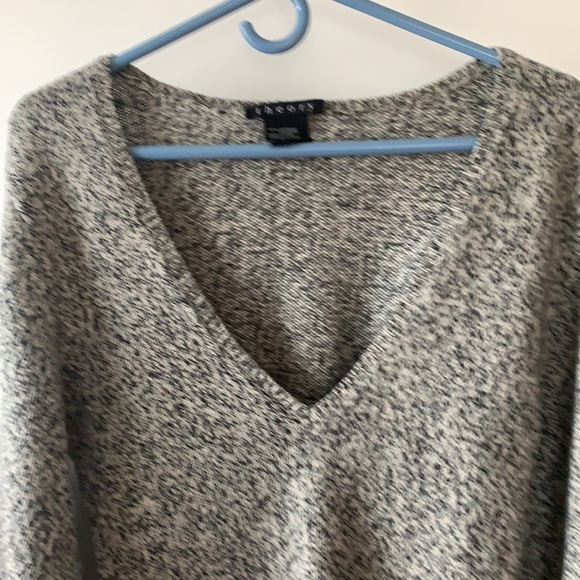 Theory Cashmere Deep V-Neck Sweater S - Picture 2 of 7